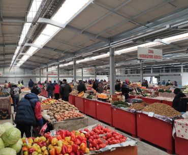 Afaceriștii piețelor agroalimentare: taxe mici către primărie, chirii uriașe pentru comercianți, investiții pentri modernizarea spațiilor aproape de zero