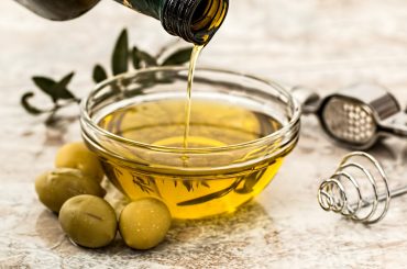 Uleiul de măsline produs în sudul Europei, vândut slab în afara blocului comunitar; stocuri mai mari anul acesta, posibilă creștere a ofertei în celelalte state membre U.E.