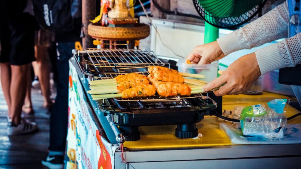 Frigărui din carne de pui livrate din România, depistate cu Salmonella în Olanda