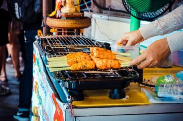 Frigărui din carne de pui livrate din România, depistate cu Salmonella în Olanda