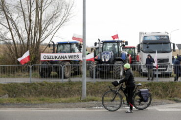 Ipocrizia fermierilor polonezi: blochează la graniță importurile de alimente din Ucraina, deși Polonia vinde în țara devastată de război mărfuri agroalimentare în valoare de sute de milioane de euro