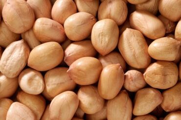 ARAHIDE din Paraguay, cu aflatoxină, și CĂPȘUNE și PORTOCALE din Egipt, cu reziduuri de pesticide peste nivelul maxim admis, cu destinația România