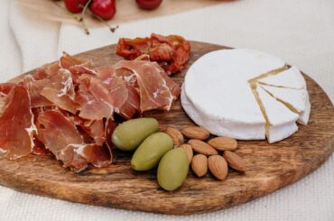 ”Spune o rugăciune pentru Camembert”; de ce brânzeturile fine franțuzești sunt amenințate cu dispariția