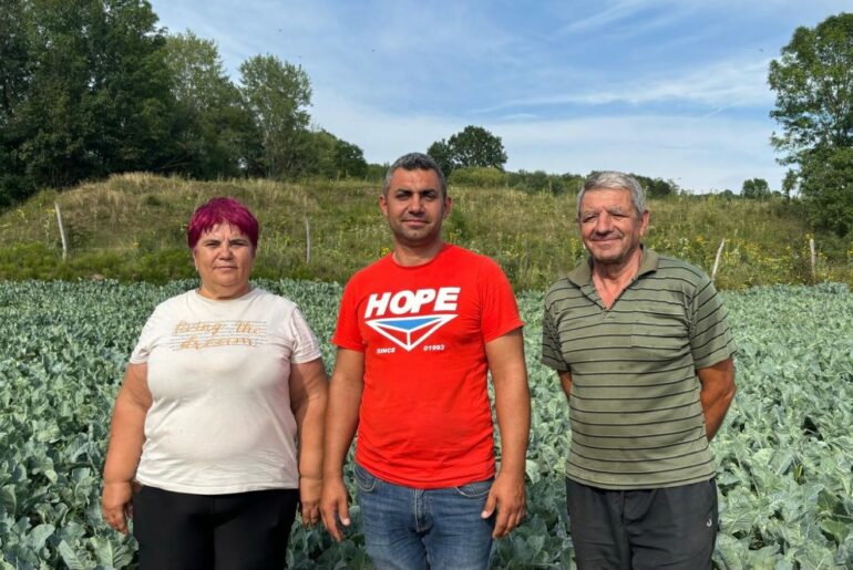 Familia Didea a construit o fermă de legume pe un teren viran.