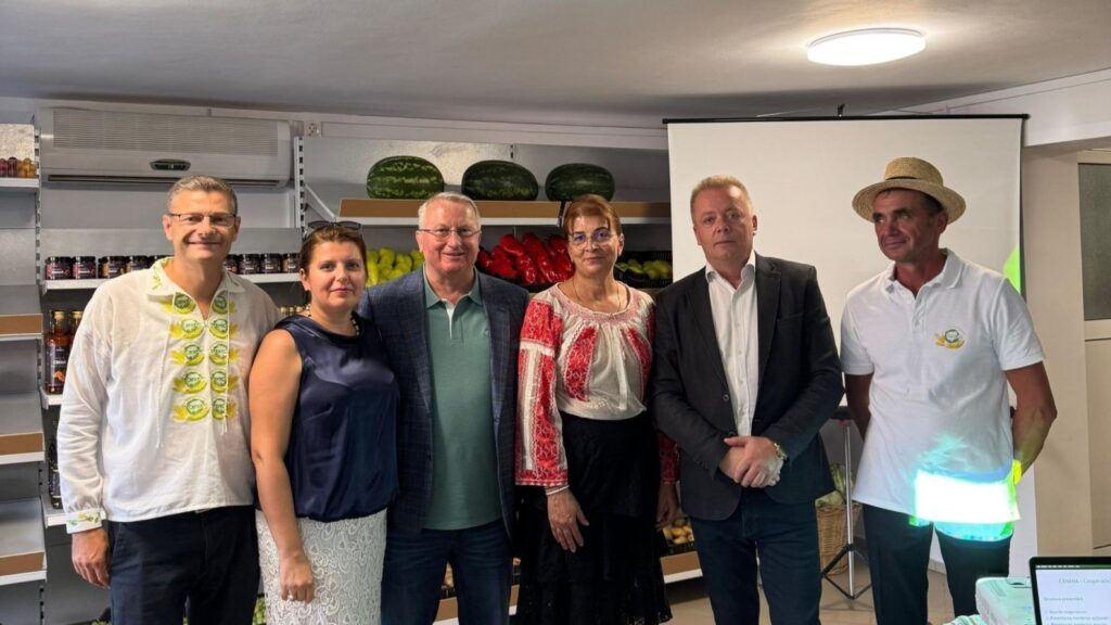 Fermierii din Cooperativa Cenana au deschis magazin propriu.