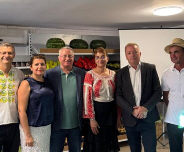 Fermierii din Cooperativa Cenana au deschis magazin propriu.