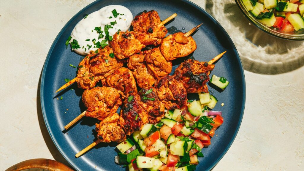 Din gastronomia otomană: Șiș tavuk - un șiș kebab tradițional cu pui marinat