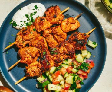 Din gastronomia otomană: Șiș tavuk - un șiș kebab tradițional cu pui marinat