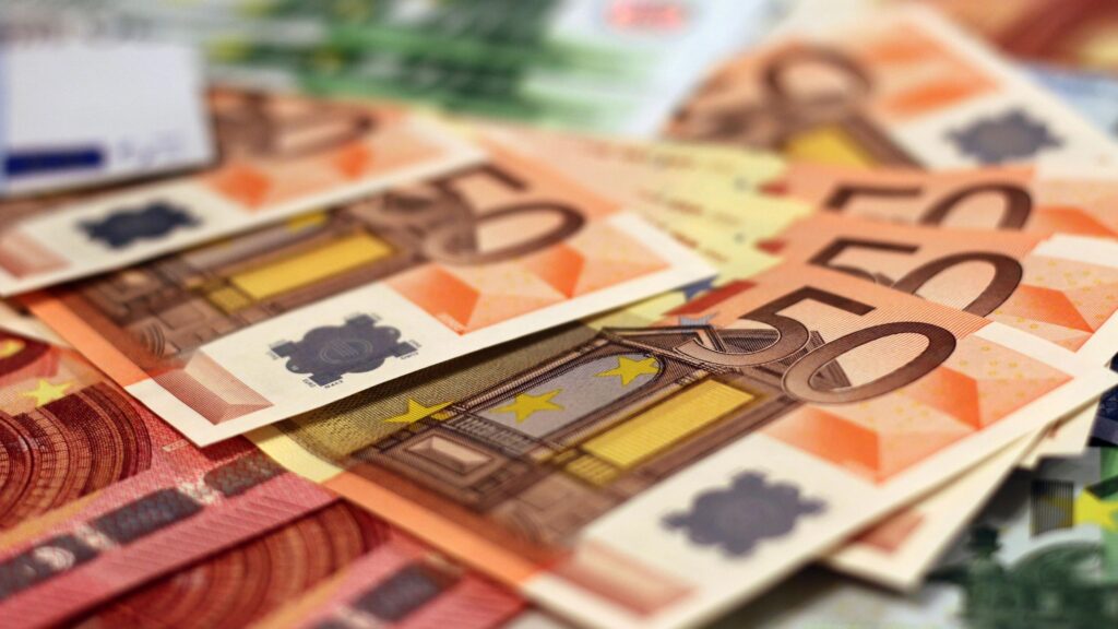 Comisia Europeană exclude cheltuieli din fondurile agricole pentru mai multe state membre. România, printre țările vizate