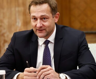 Comisia Europeană lansează Strategia pentru Reînnoirea Generațională: sprijin de până la 300.000 € pentru tinerii fermieri și dezvoltarea rurală.