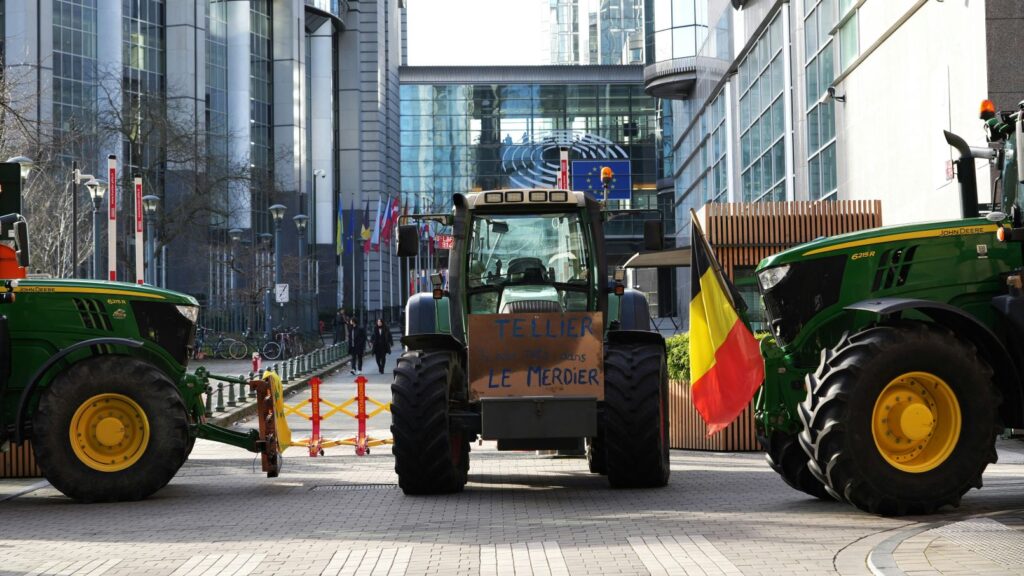 Acțiune fulger a Copa-Cogeca la Strasbourg: fermierii europeni protestează împotriva bugetului UE și a viitoarei PAC