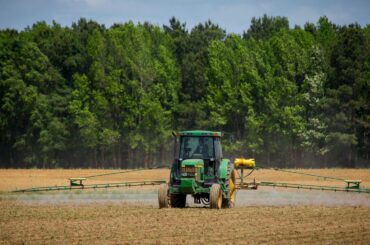 UE amână până în 2027 evidențele electronice pentru pesticide