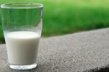 Laptele românesc încetează să fie cel mai ieftin din Uniunea Europeană