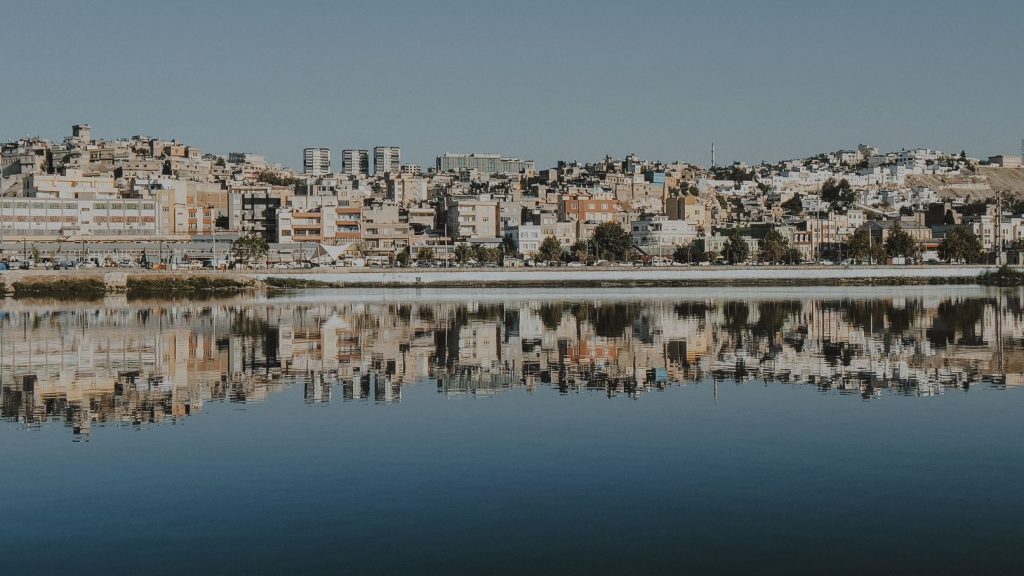 Migranții marocani părăsesc Ceuta din cauza foamei