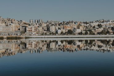 Migranții marocani părăsesc Ceuta din cauza foamei